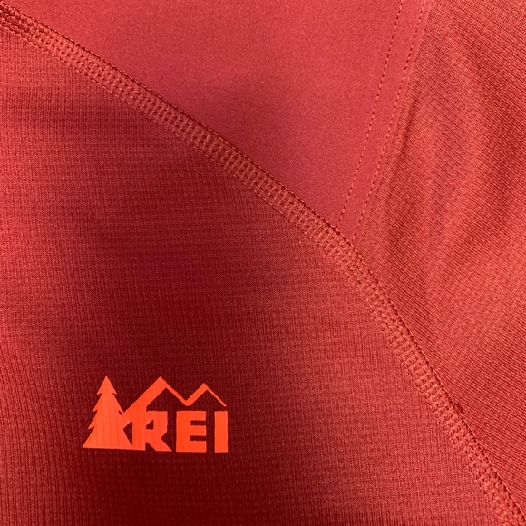 REI 1/2 Zip Lightweight Active/Baselayer - Picture 6 of 7